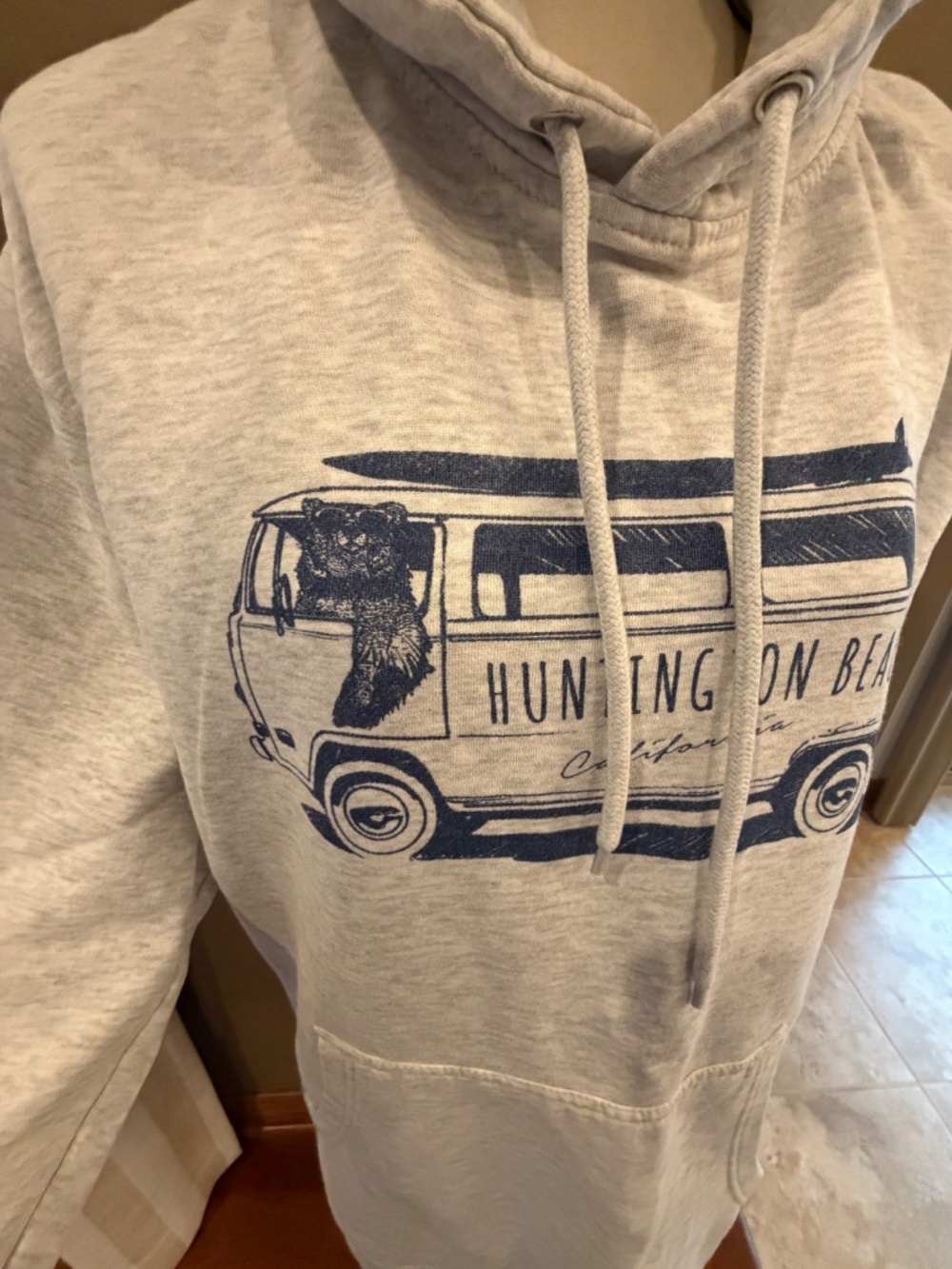 Huntington Beach Gray Pullover Hoodie Bear in Volkswagen Graphic, Size XL - Picture 5 of 13